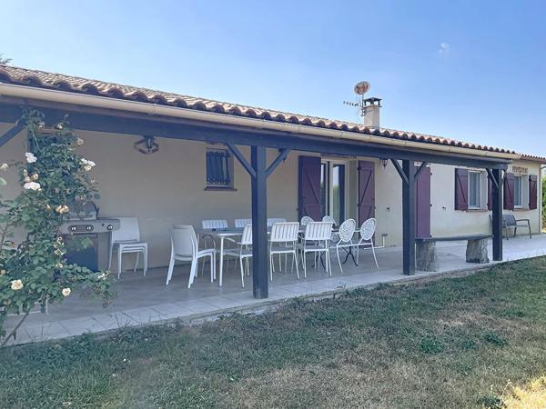 Belle maison de plain pied, terrain plat, proche d'Auch