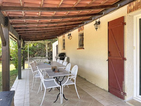 Belle maison de plain pied, terrain plat, proche d'Auch