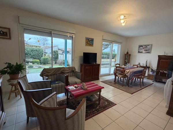 Villeneuve-sur-Lot (47300) Villeneuve sur lot, appartement T 3 avec terrasse et jardinet