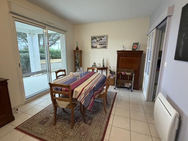 Villeneuve-sur-Lot (47300) Villeneuve sur lot, appartement T 3 avec terrasse et jardinet