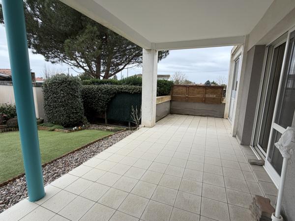 Villeneuve-sur-Lot (47300) Villeneuve sur lot, appartement T 3 avec terrasse et jardinet
