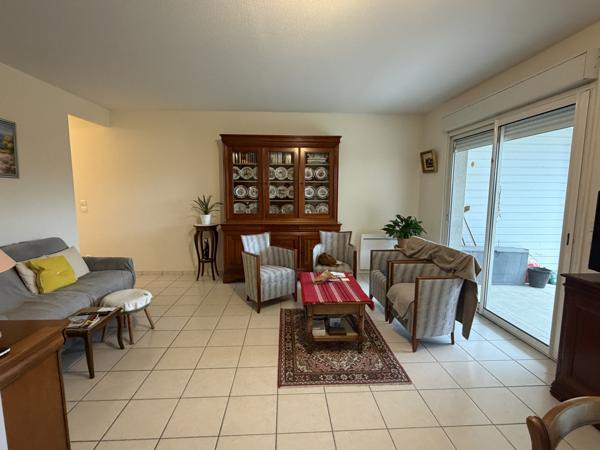 Villeneuve-sur-Lot (47300) Villeneuve sur lot, appartement T 3 avec terrasse et jardinet