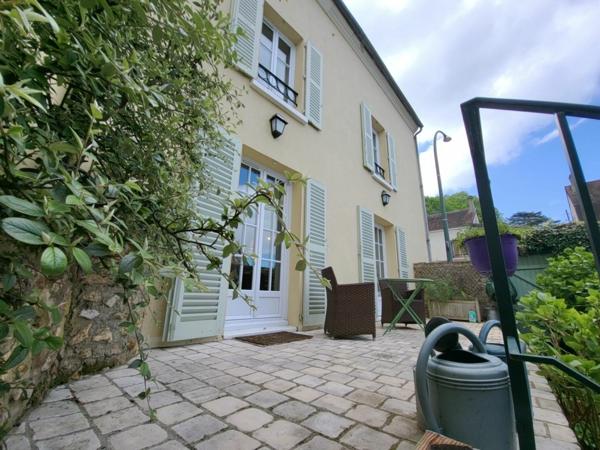 Maison à vendre    6 pièces • 210 m2 Chambourcy