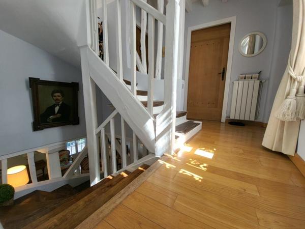 Maison à vendre    6 pièces • 210 m2 Chambourcy