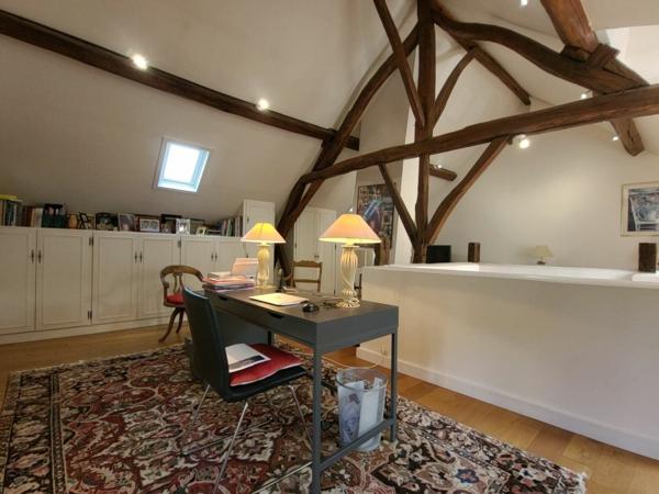 Maison à vendre    6 pièces • 210 m2 Chambourcy