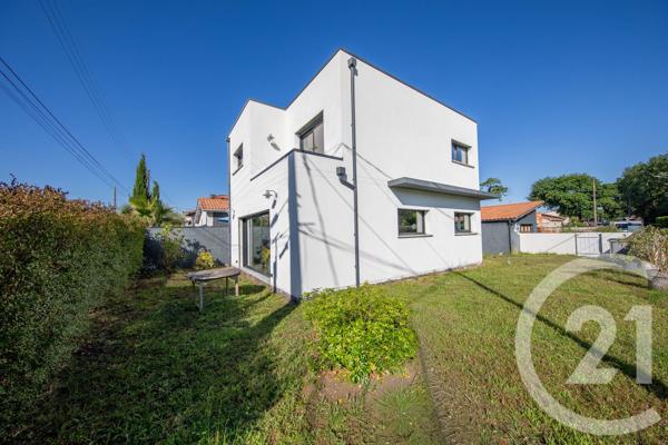 Maison à vendre  4 pièces - 91 m 2   LE BOUSCAT  - 33