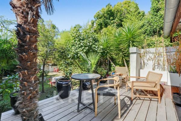 Anciens ateliers rénovés 290m2, quartier Grand Rond / Côte Pavée