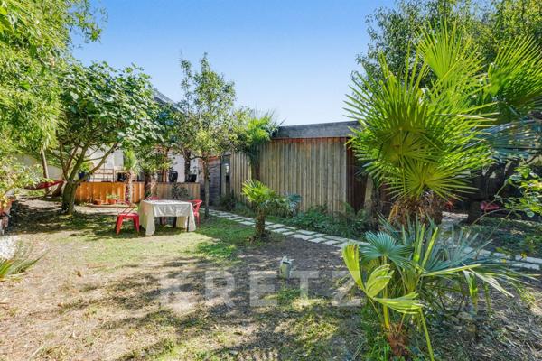 Anciens ateliers rénovés 290m2, quartier Grand Rond / Côte Pavée