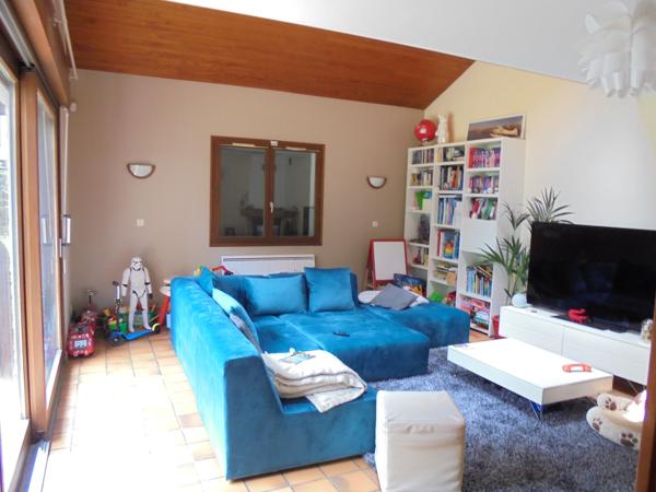 Maison 4 chambres garage et jardin.