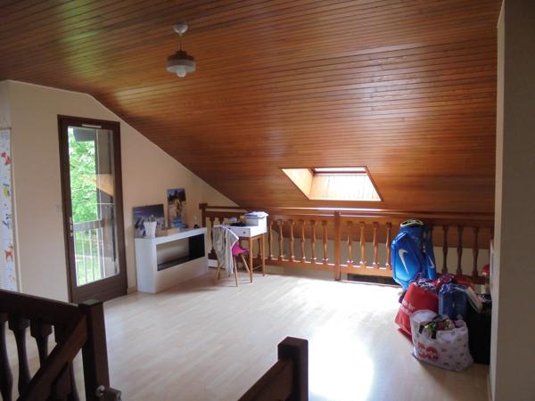 Maison 4 chambres garage et jardin.