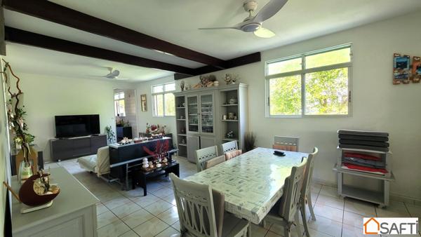 Grande maison au calme, proche des commodités!