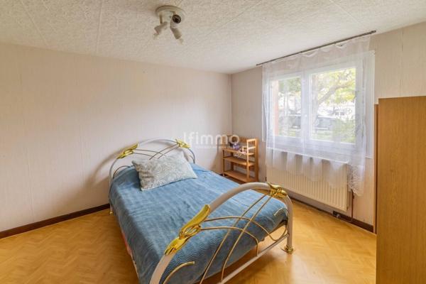 Habitation familiale, dotée d'une belle construction à Moussey.