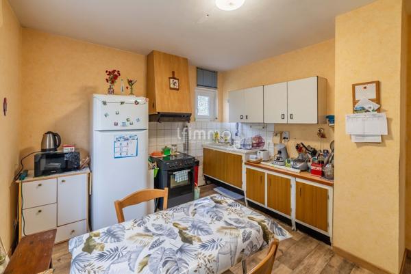 Habitation familiale, dotée d'une belle construction à Moussey.