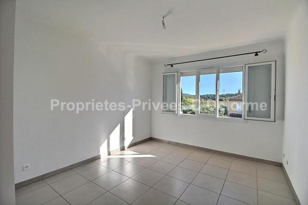 Bagnols Sur Cèze :Villa sur deux niveaux avec double potentiel habitation / professionnel  172,48 m2 Habitables , 5 chambres,  dépendance 120m2