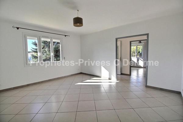 Bagnols Sur Cèze :Villa sur deux niveaux avec double potentiel habitation / professionnel  172,48 m2 Habitables , 5 chambres,  dépendance 120m2