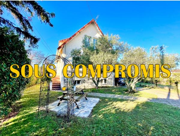 Maison de 7 pièce(s) €519 900 ** - Référence 7787