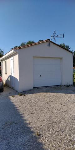 Maison de 140 m² avec grand jardin en bordure de forêt, idéalement située près de Bergerac.