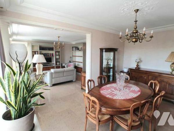 APPARTEMENT T6 AVEC ASCENSEUR & GARAGE.