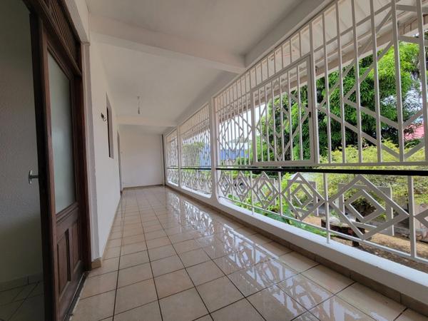 CAYENNE – IMMEUBLE MIXTE - 380 000 euros