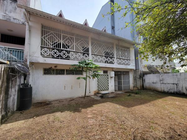 CAYENNE – IMMEUBLE MIXTE - 380 000 euros