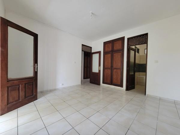 CAYENNE – IMMEUBLE MIXTE - 380 000 euros