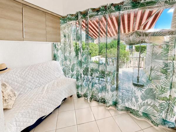 Appartement T2 cabine en rez-de-chaussée avec terrasse à vendre à MARSEILLAN PLAGE (34)