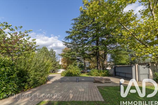 Location appartement 4 pièces 90 m² Charbonnières-les-Bains