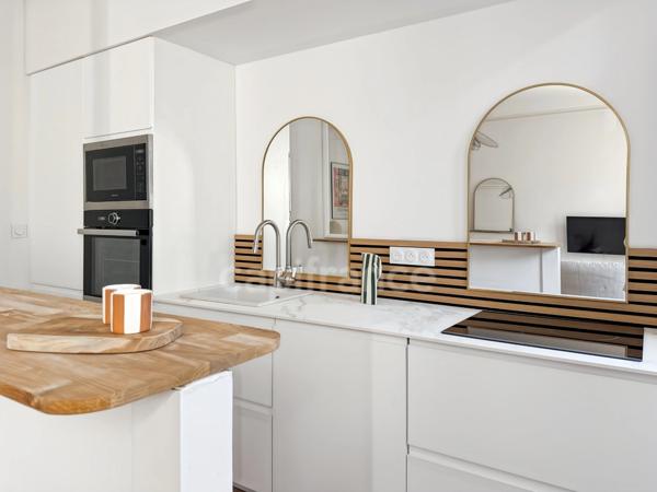 Superbe appartement 3 pièces, lumineux et plein de caractère, offrant une vue exceptionnelle dans un cadre unique.