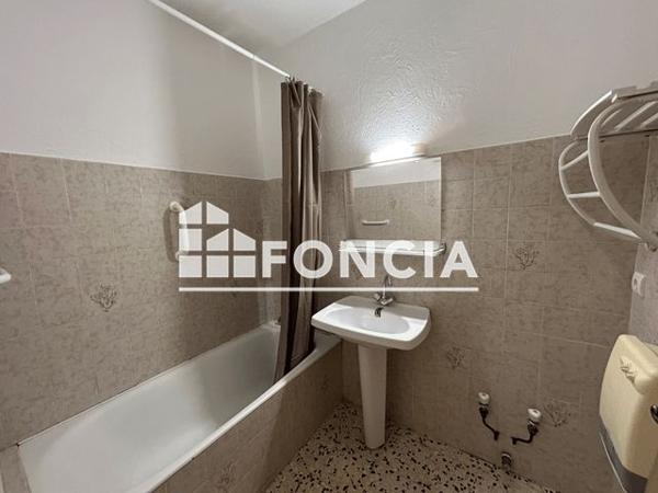 Location Appartement 2 pièces 41.2 m² - 19 RUE ANDRE THOME Bagnols-sur-ceze 30200