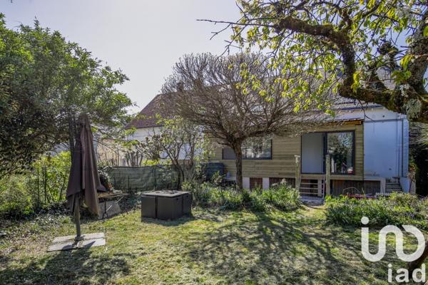 Maison à vendre 7 pièces 140 m² Saint-Cyr-sur-Loire