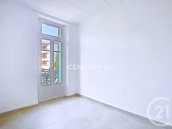 Appartement T2 à vendre  2 pièces - 39,10 m 2   AUBAGNE  - 13