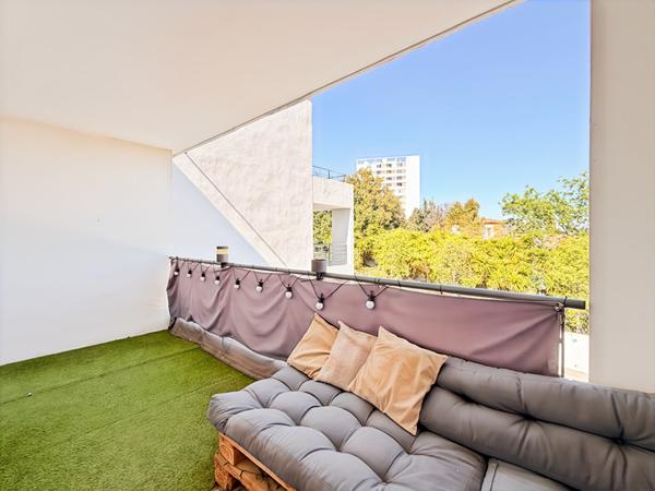 A LOUER - T2 avec terrasse de 12 m² et parking privatif, Résidence récente sécurisée, Marseille 13013