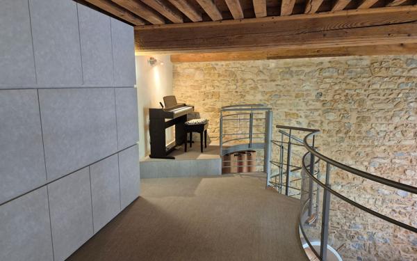 Maison à vendre    5 pièces • 127,38 m2 Lyon 1