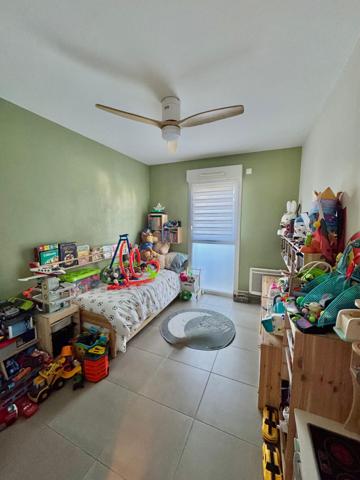 Fréjus proche toutes commodités - appartement T3 rez de jardin avec parking résidence avec piscine