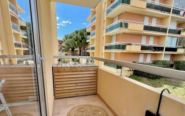 Appartement à vendre    1 pièce • 27 m2 Bormes-les-Mimosas