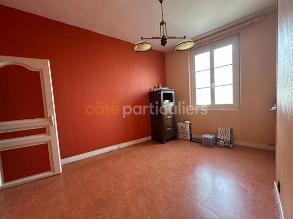 Vente
                Maison101,95 m² - 5 Pièces -
                    MUILLE VILLETTE (80400)