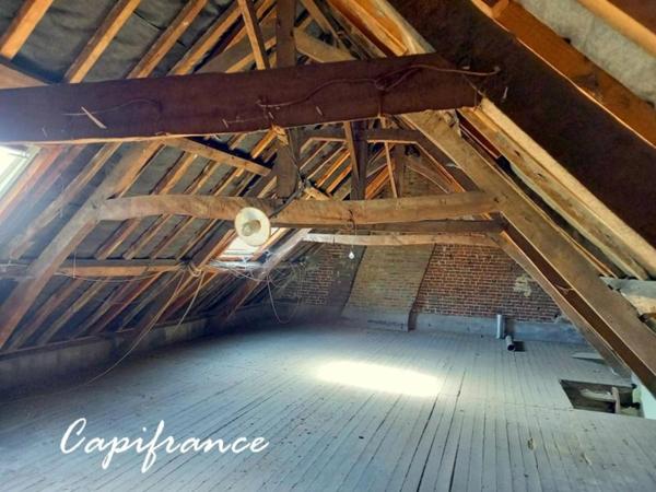 Immeuble à Douai (59), maison individuelle, 148m² , 3 chambres, parking, dépendances et jardin 1400m²!