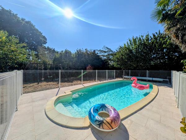 Maison avec piscine, au calme de son impasse