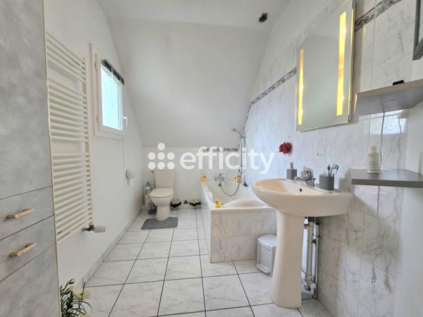 Maison 6 pièces - 130 m² Exclusivité efficity