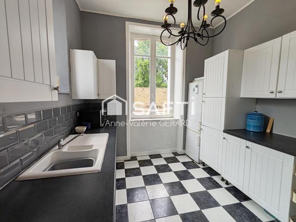 Maison bourgeoise 201 m² avec jardin et parking