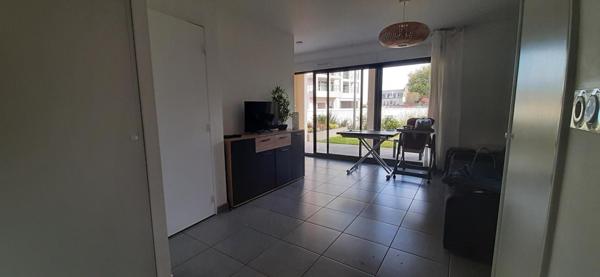 Appartement rez-de-jardin proche centre et plages