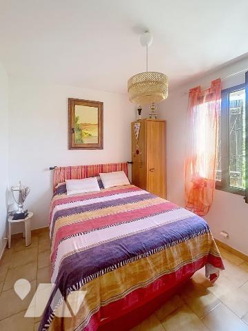 VALBONNE Maison familiale avec dépendances