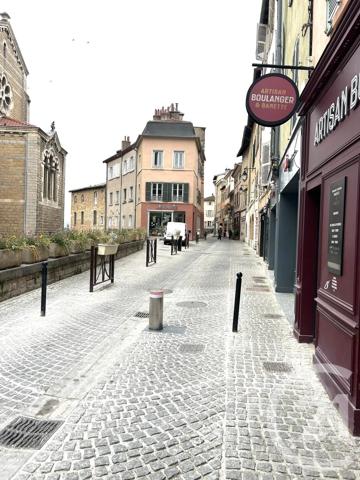 à vendre  32 m 2   TREVOUX  - 01