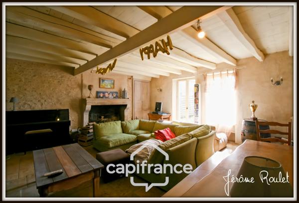 Maison en pierre à vendre 6 pièces Champigny-En-Rochereau (86) Terrain 2 800 m² avec dépendances