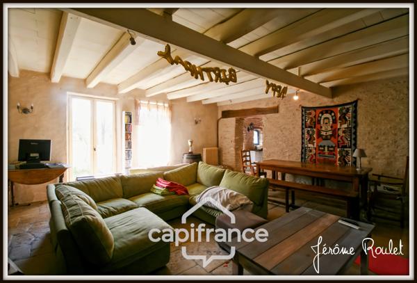 Maison en pierre à vendre 6 pièces Champigny-En-Rochereau (86) Terrain 2 800 m² avec dépendances