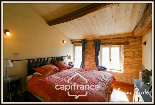 Maison en pierre à vendre 6 pièces Champigny-En-Rochereau (86) Terrain 2 800 m² avec dépendances