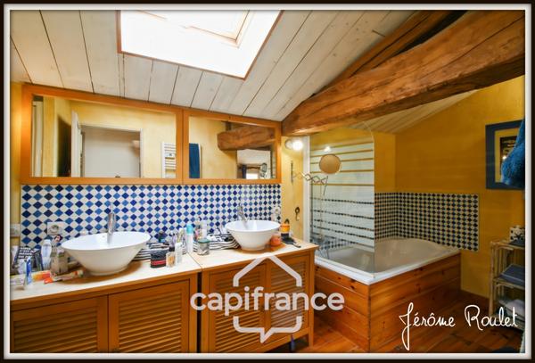 Maison en pierre à vendre 6 pièces Champigny-En-Rochereau (86) Terrain 2 800 m² avec dépendances