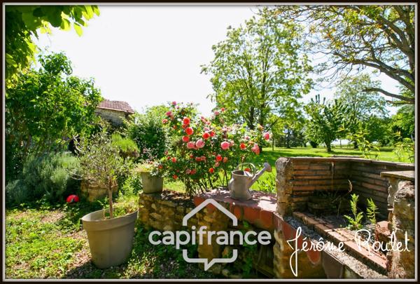 Maison en pierre à vendre 6 pièces Champigny-En-Rochereau (86) Terrain 2 800 m² avec dépendances