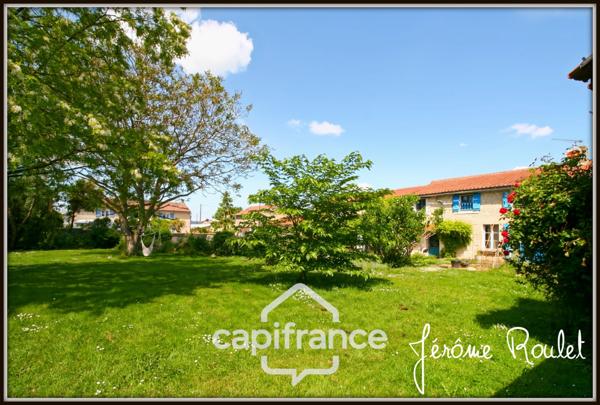 Maison en pierre à vendre 6 pièces Champigny-En-Rochereau (86) Terrain 2 800 m² avec dépendances