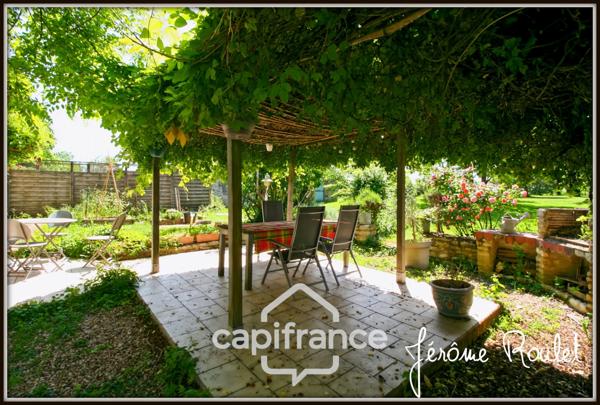 Maison en pierre à vendre 6 pièces Champigny-En-Rochereau (86) Terrain 2 800 m² avec dépendances